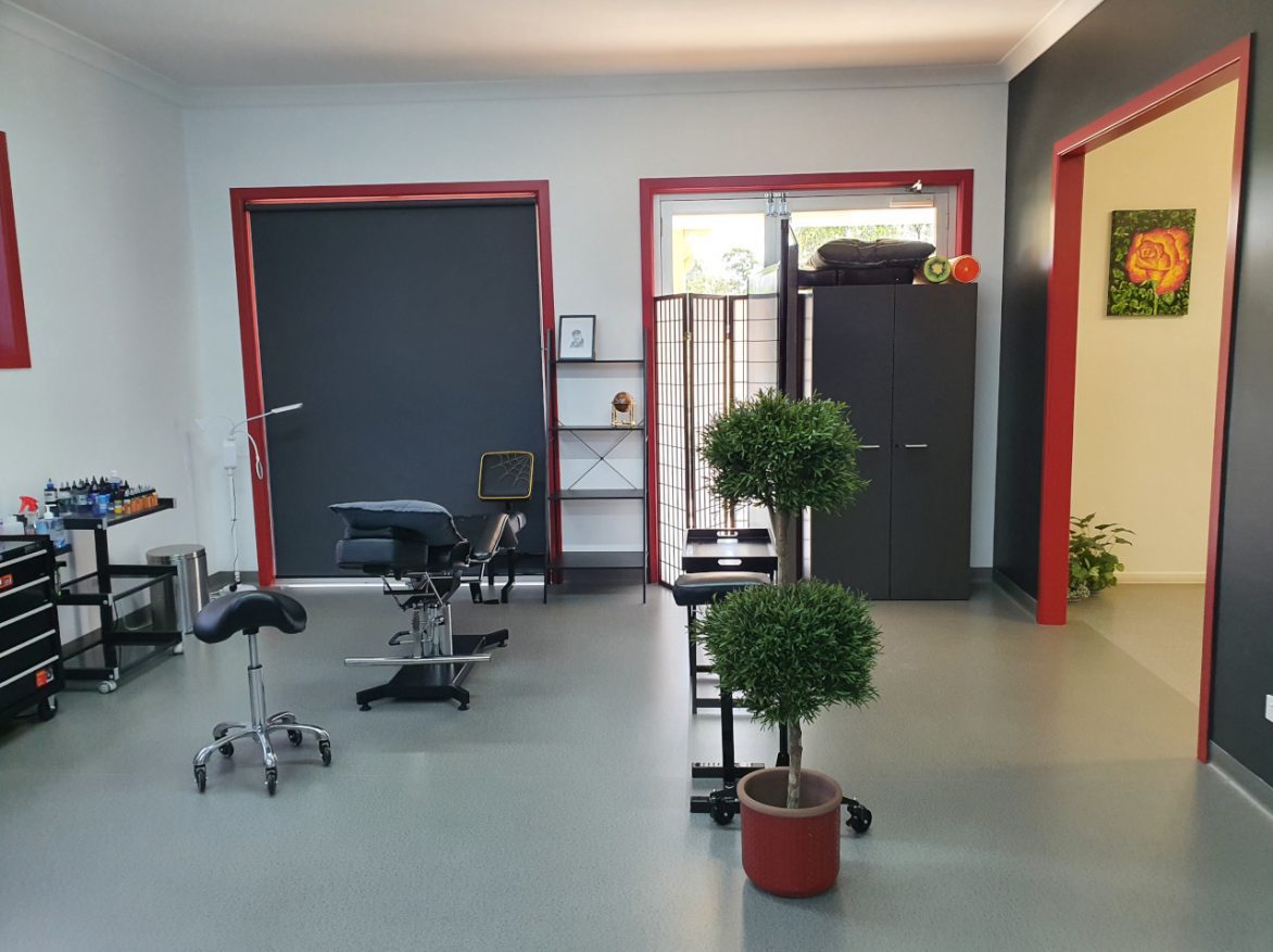 Wild Honey Tattoo Studio - Client bed