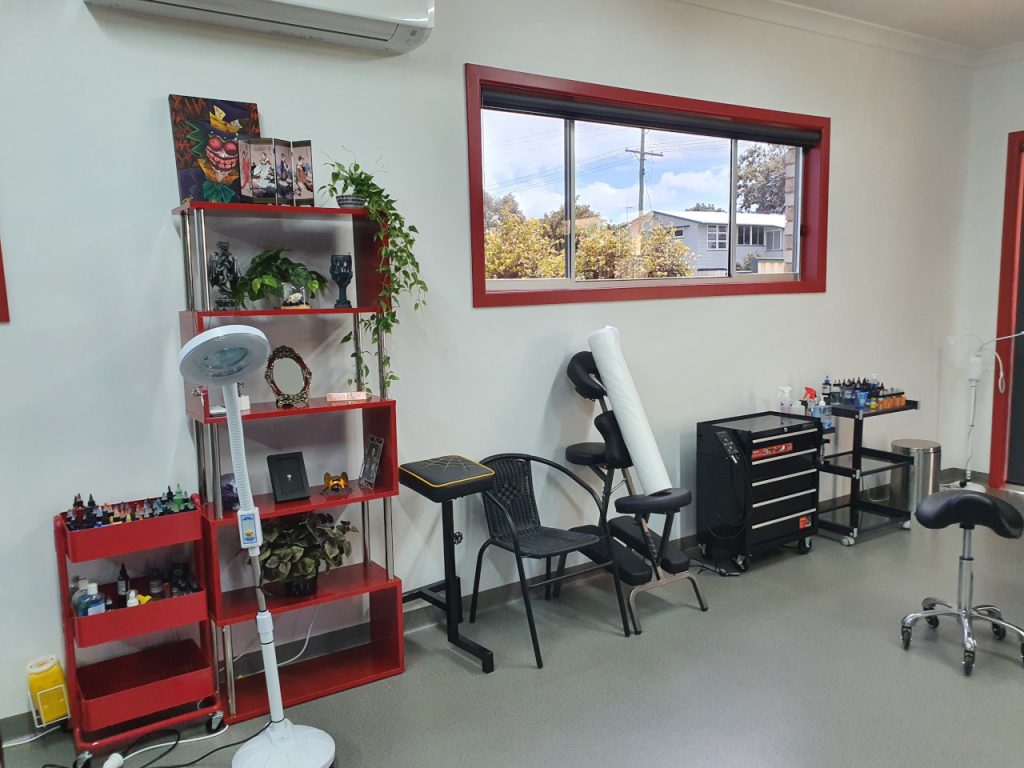 Wild Honey Tattoo Studio – Decor